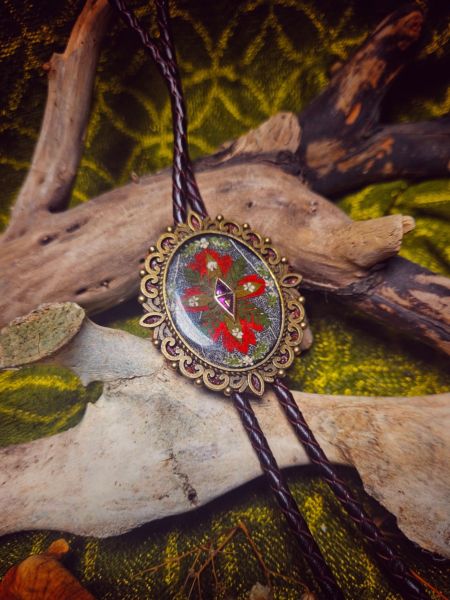 Large Pressed Red & Skeleton Leaf Bolo