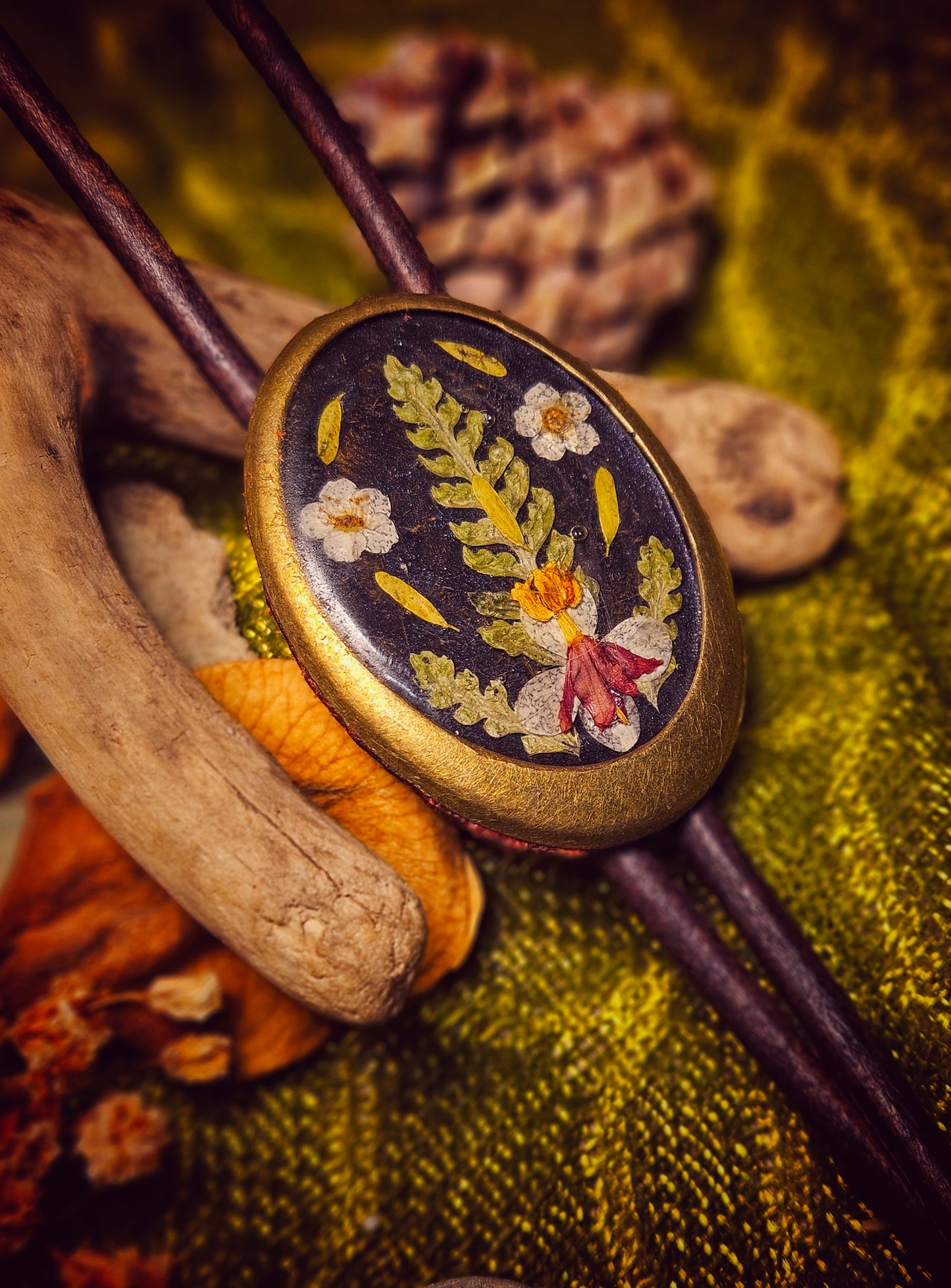 Large Pressed Fern Bolo